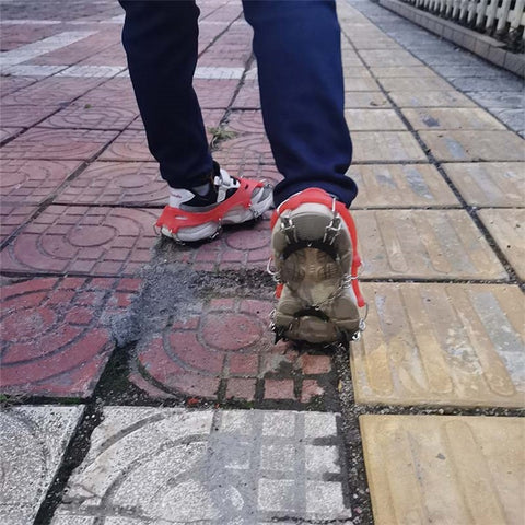 AOTU 1 Pair Outdoor Non-Slip Crampons 11 Spikes Skating Shoes Cover Ice Claws for Kids Children Teenagers (Suitable for Size 29-39)