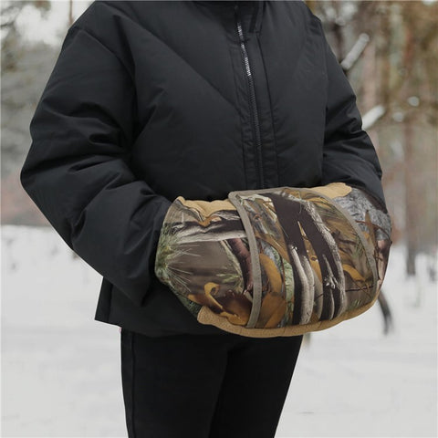 850908 47x27cm Camouflage Hand Muff with Clear Window for Winter Hunting