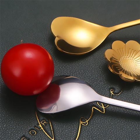 4PCS / Set 17.6-17.8cm Stainless Steel Flower Shape Spoons Tableware Teaspoon Dessert Coffee Spoon for Mixing Stirring