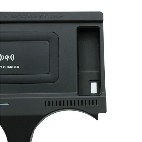 WINAUTO For X3 / X3M / G01 / G08 2018-2019 / X4 G02 2019-2020 Car Wireless Charger with QC3.0 Port