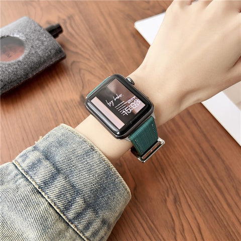 Watch Band For Apple Watch Ultra 3 2 1 49mm / Series 11 10 46mm / 9 8 7 45mm / SE3 SE2 SE 6 5 4 44mm / 3 2 1 42mm Braided Checkered Pattern Leather Wrist Strap