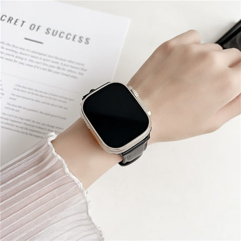 Watch Band For Apple Watch Series 11 10 42mm / 9 8 7 41mm / SE3 SE2 SE 6 5 4 40mm / 3 2 1 38mm Crazy Horse Texture Waist Pack Buckle Leather Strap