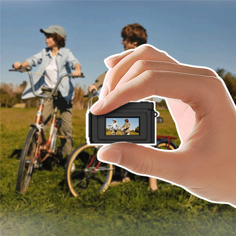 D7 0.96 Inch Screen Mini Digital Camera Built In Filters HD Photo Video Recording Retro Camera (with 32G TF Card)